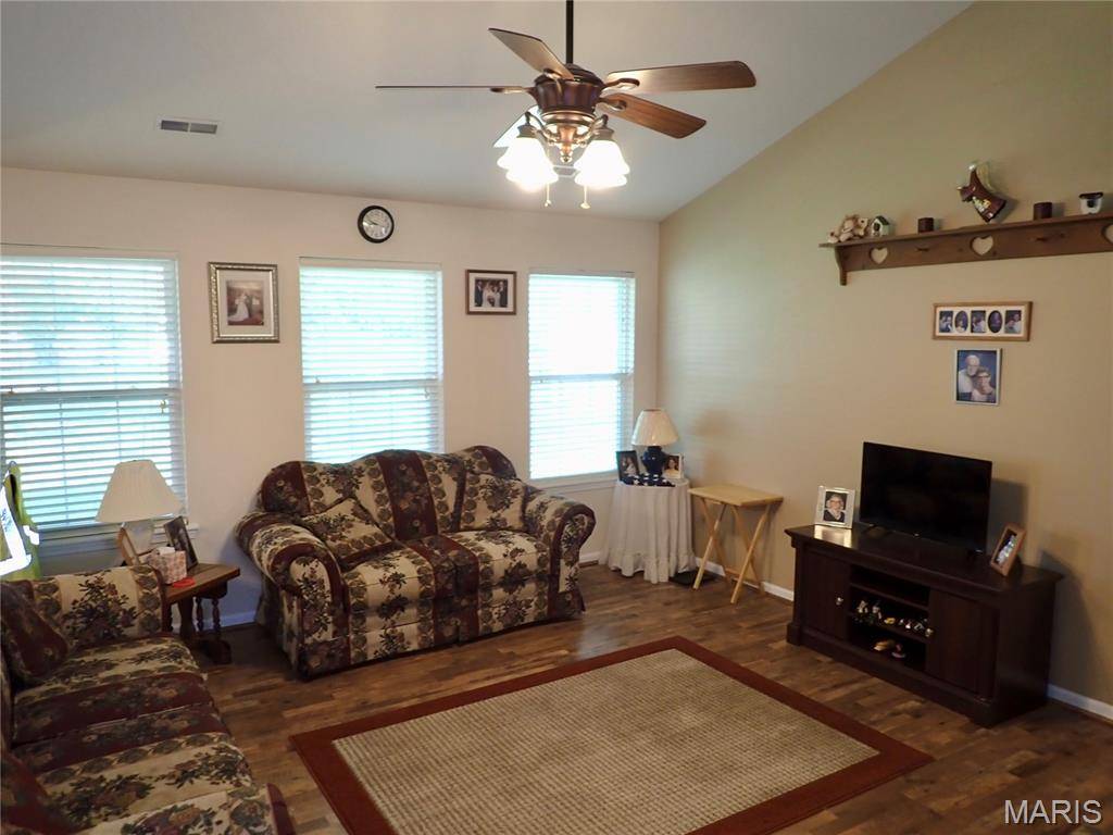 1045 Bishop LN, Montgomery City, MO 63361