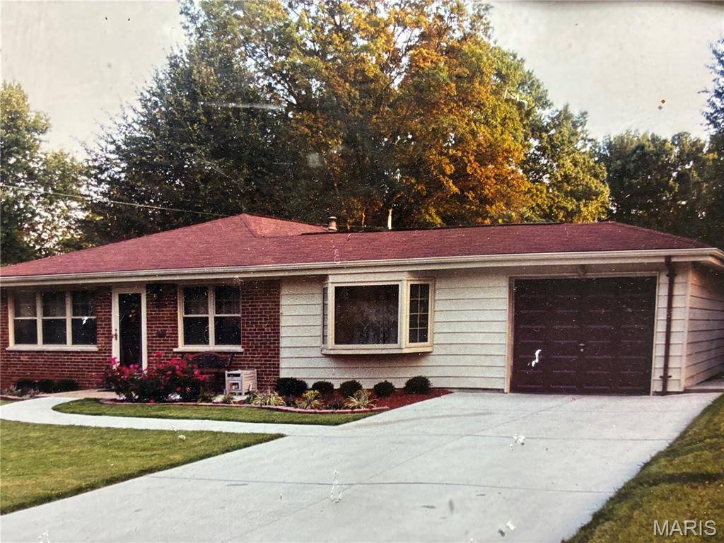 1146 Siebe DR, St Louis, MO 63137