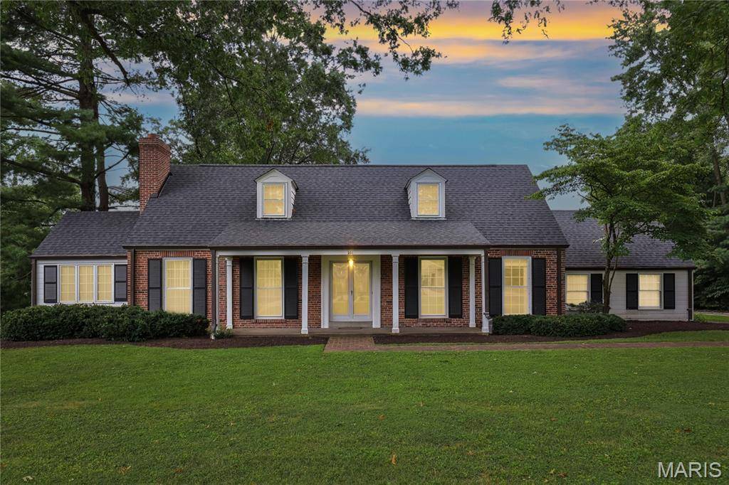 201 Graybridge RD, Ladue, MO 63124