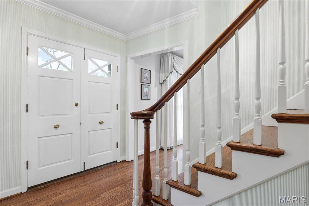 201 Graybridge RD, Ladue, MO 63124