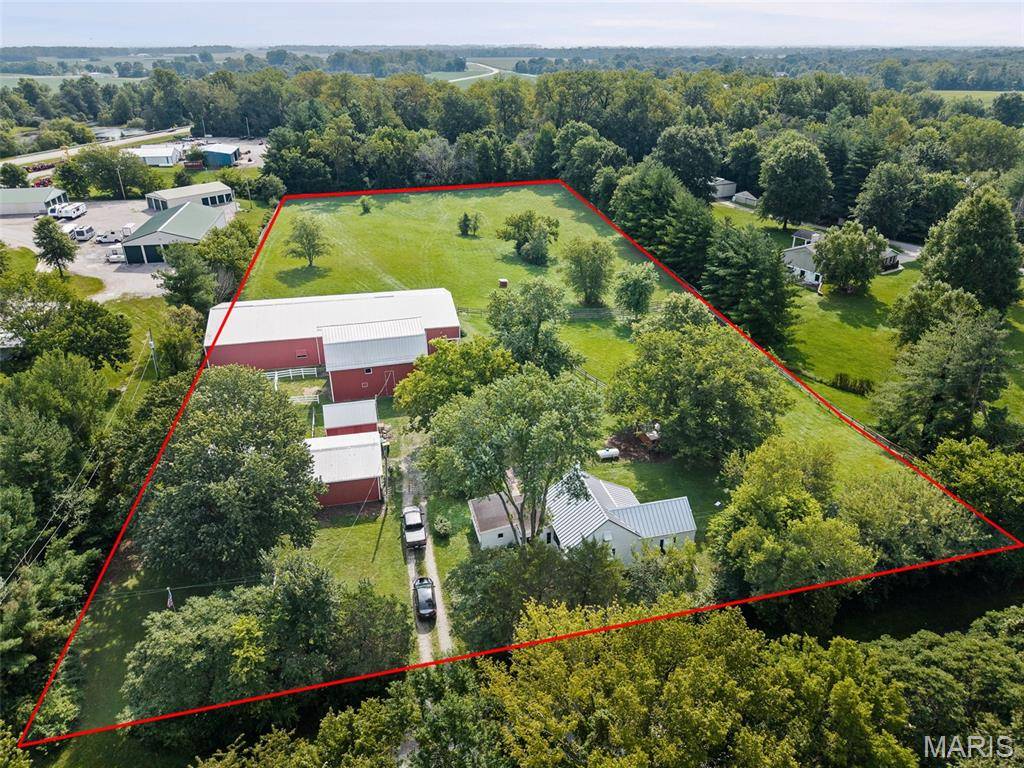 5842 Saxtown RD, Millstadt, IL 62260