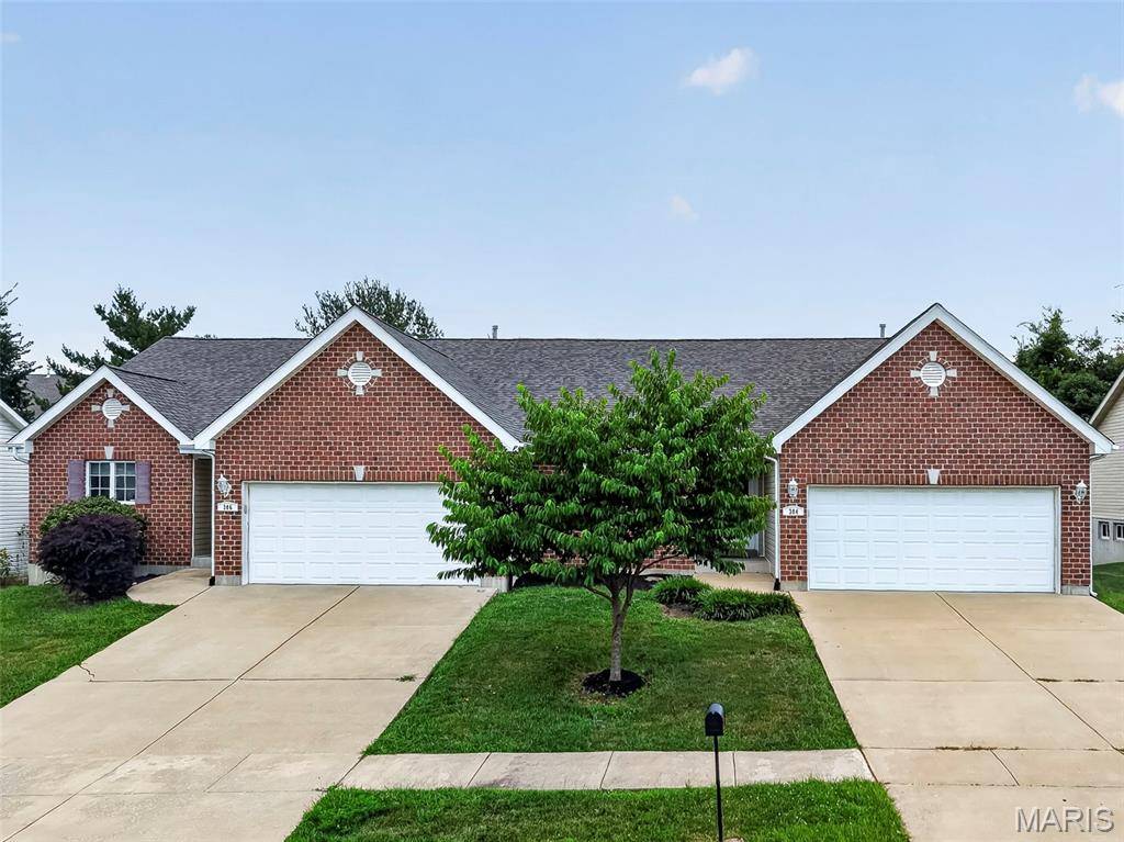 384-386 Shadow Pines DR, Wentzville, MO 63385
