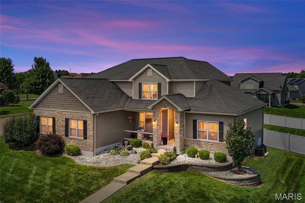 1219 Castle Green DR, Waterloo, IL 62298