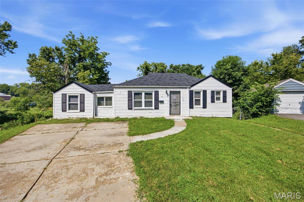 41 Henquin DR, St Louis, MO 63135