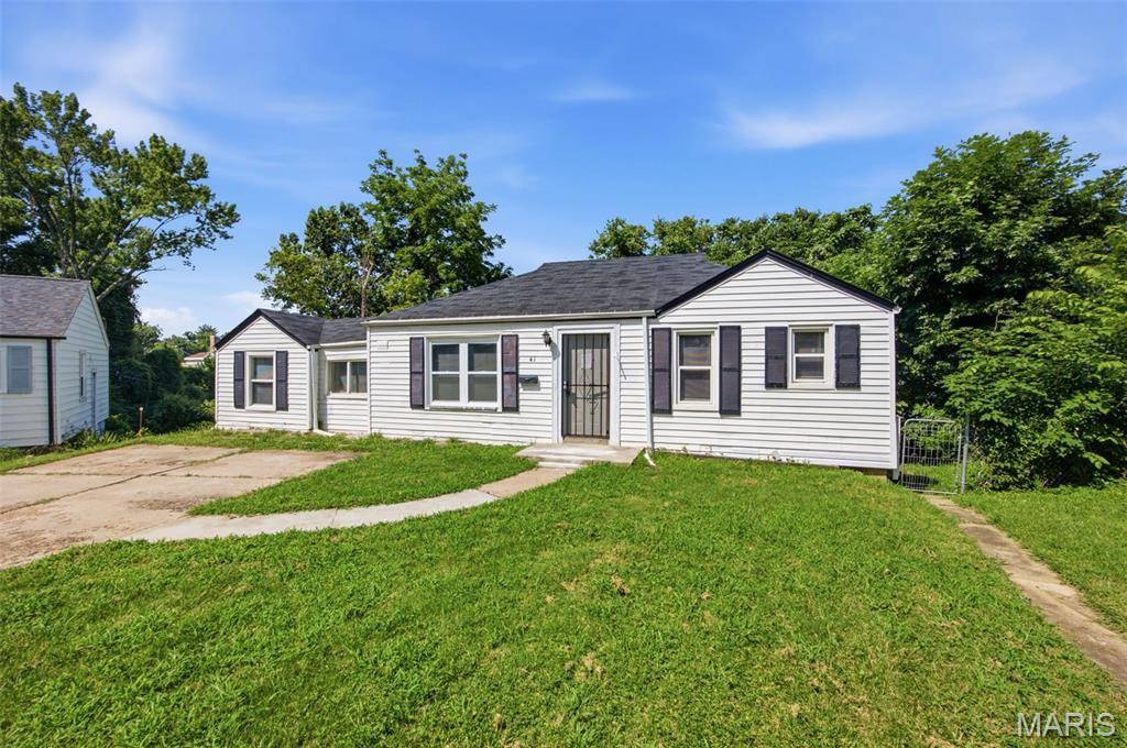 41 Henquin DR, St Louis, MO 63135