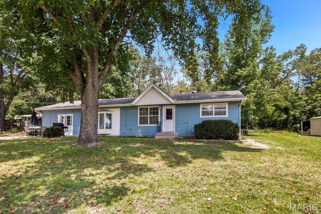 325 Lake Shore DR, St Clair, MO 63077