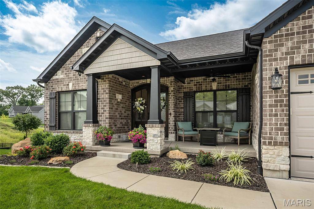 6951 Meadow Haven LN, St Louis, MO 63129