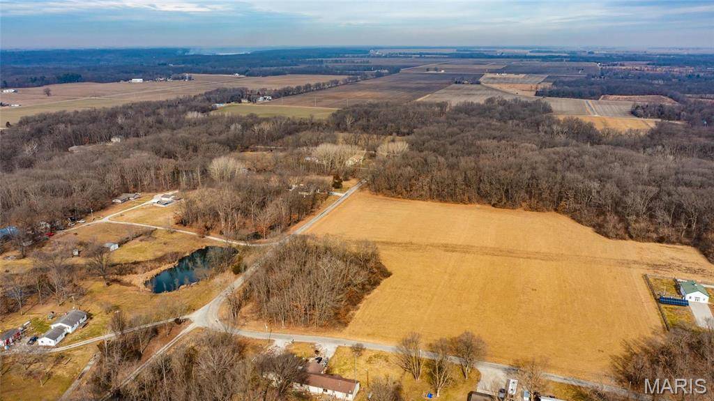 0 Duffs LN, Hillsboro, IL 62049