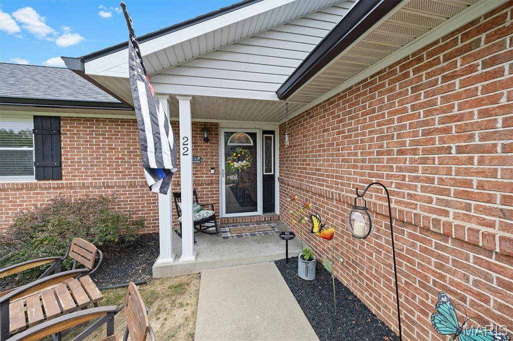 22 Three Wood DR, Belleville, IL 62220