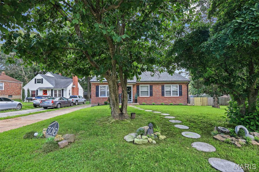 306 Roberta AVE, St Louis, MO 63135