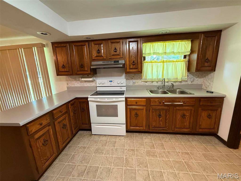 1003 W Main ST, Ramsey, IL 62080
