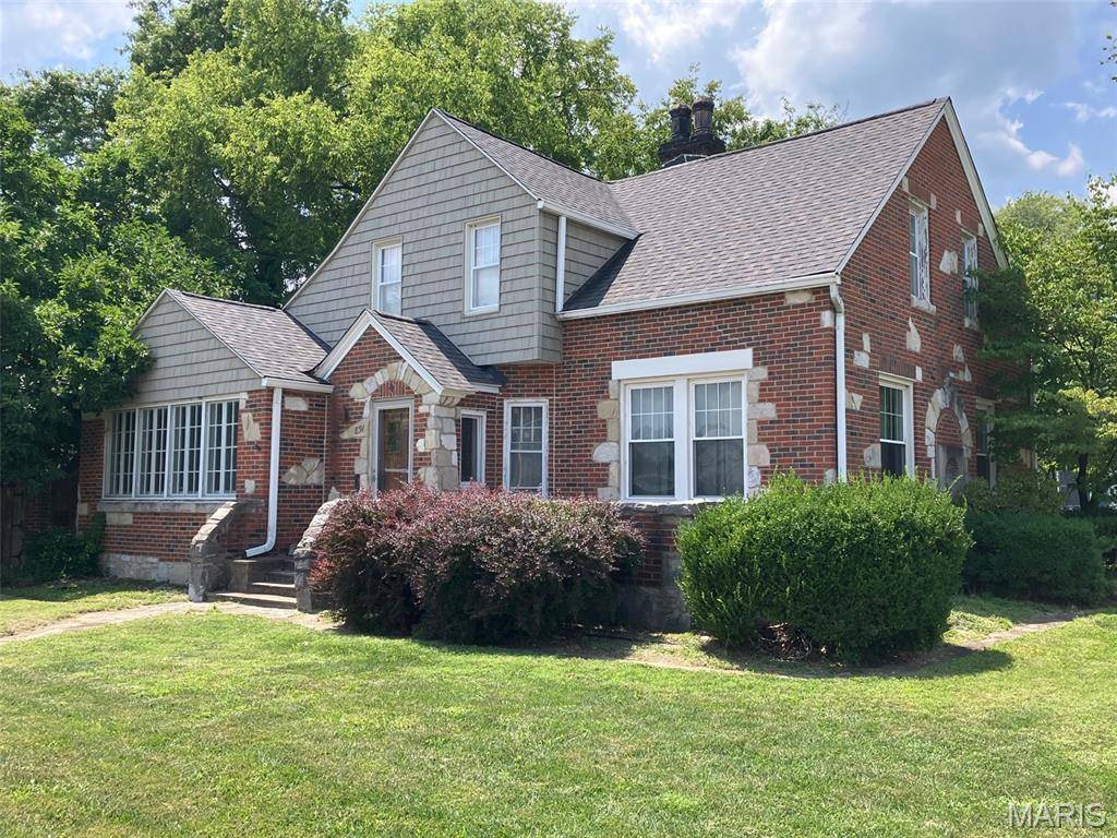 891 12th ST, Carlyle, IL 62231