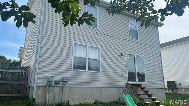 27 Silver Spur DR, Winfield, MO 63389