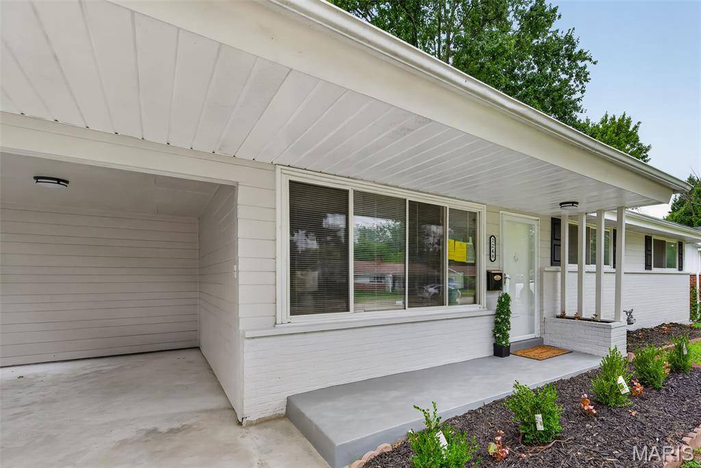 2248 Kerwin DR, St Louis, MO 63136