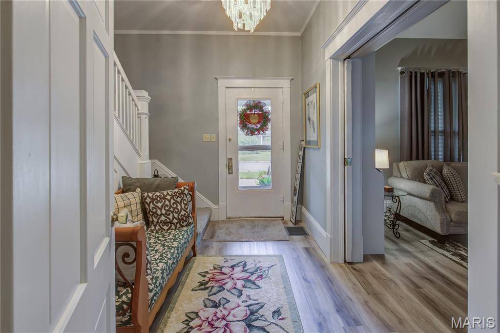 409 E Cypress ST, Charleston, MO 63834