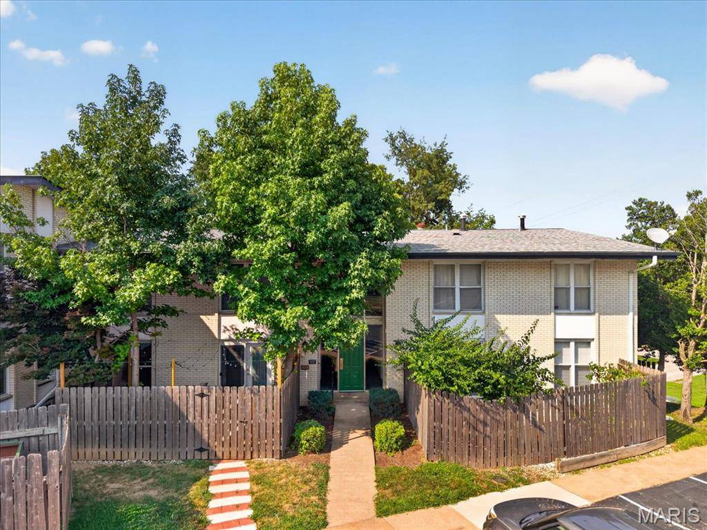 10401 Briarbend DR #9, St Louis, MO 63146