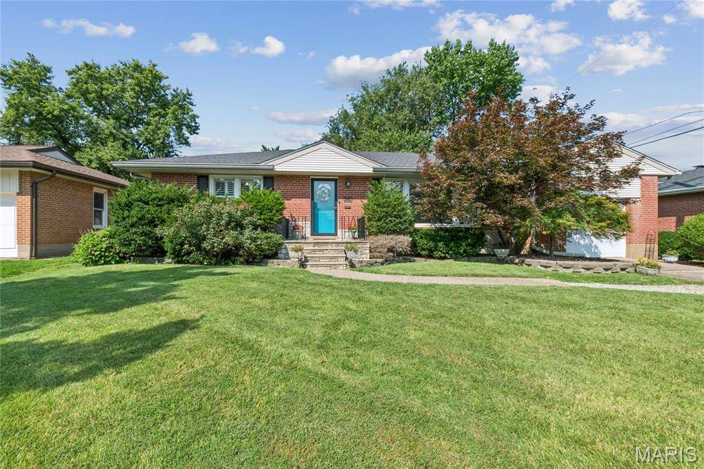 5215 Creighton DR, St Louis, MO 63123