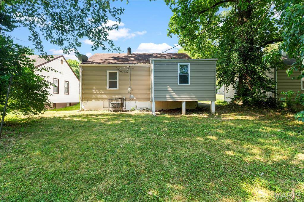 8017 Patterson DR, St Louis, MO 63134