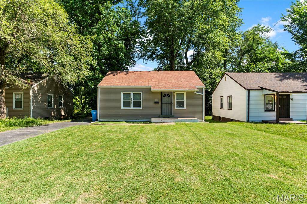 8017 Patterson DR, St Louis, MO 63134
