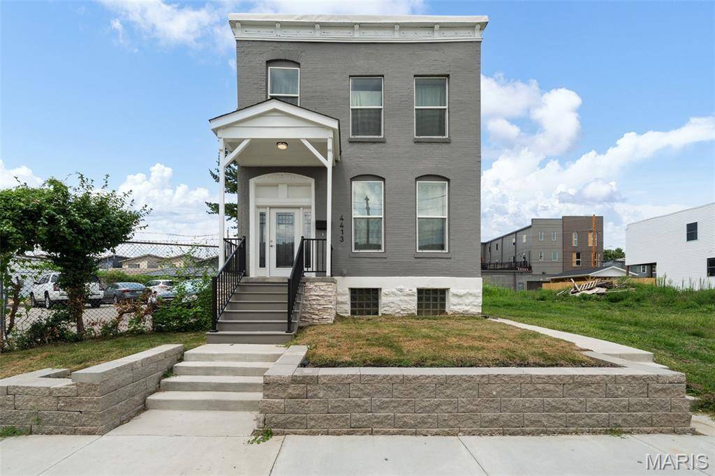 4413 Hunt AVE, St Louis, MO 63110