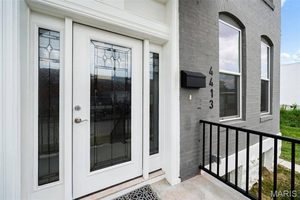 4413 Hunt AVE, St Louis, MO 63110
