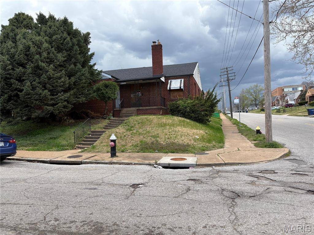 8459 Newby ST, St Louis, MO 63147