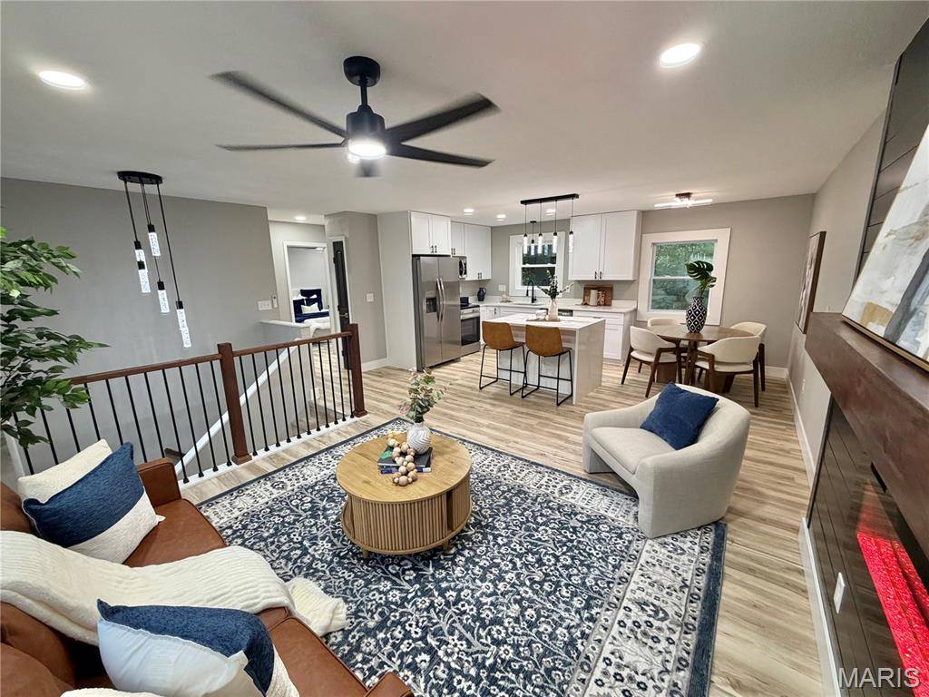 4430 Delta Queen LN, Godfrey, IL 62035