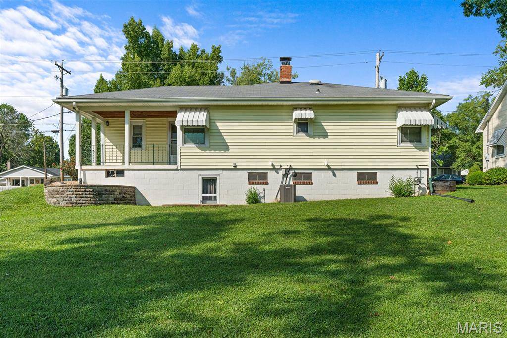 1420 E 8th, Washington, MO 63090