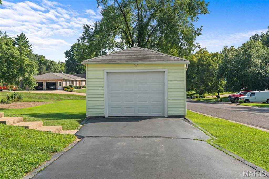1420 E 8th, Washington, MO 63090