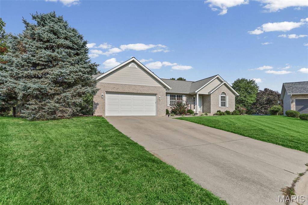 5207 Loyola CT, Fairview Heights, IL 62208