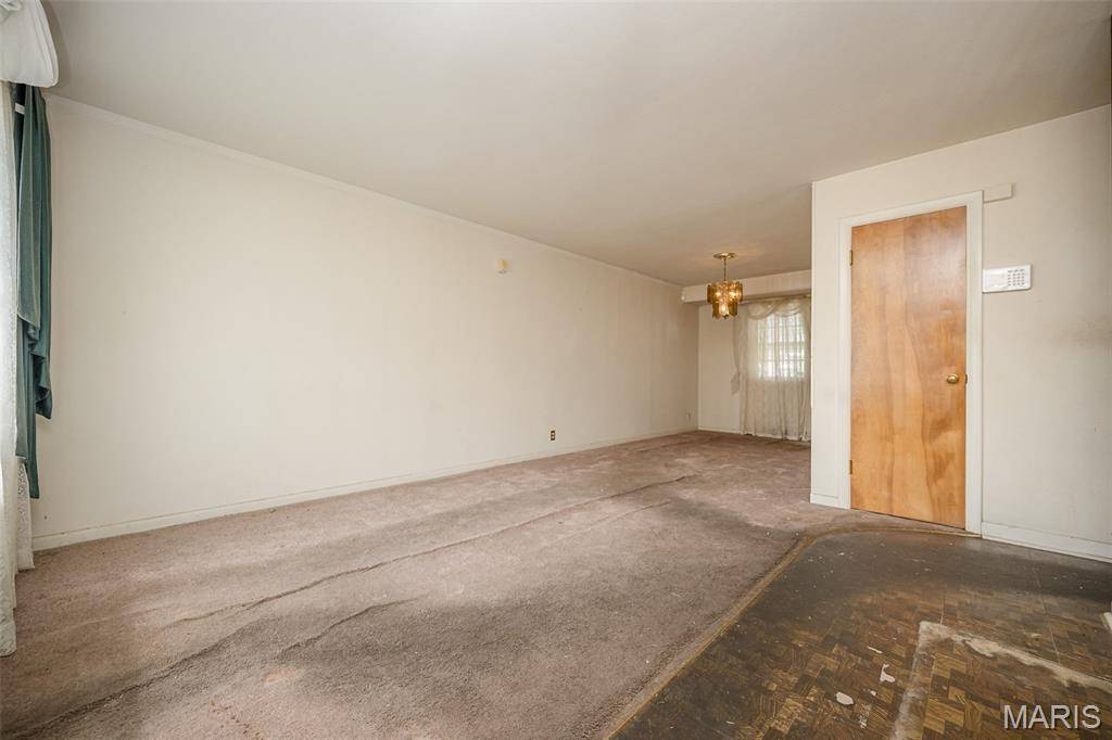 9337 Laramie DR, Bellefontaine Nghbrs, MO 63137