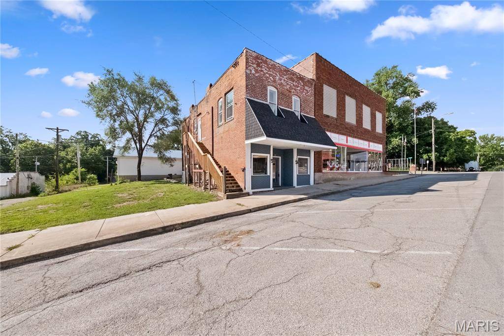 318 Broadway ST, Elsberry, MO 63343