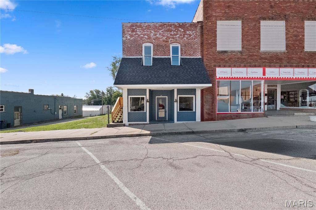 318 Broadway ST, Elsberry, MO 63343