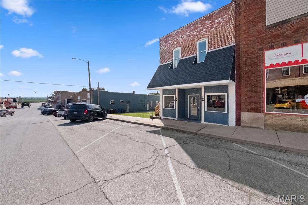 318 Broadway ST, Elsberry, MO 63343
