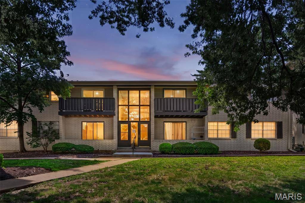 106 Shadalane WALK #F, Ballwin, MO 63011