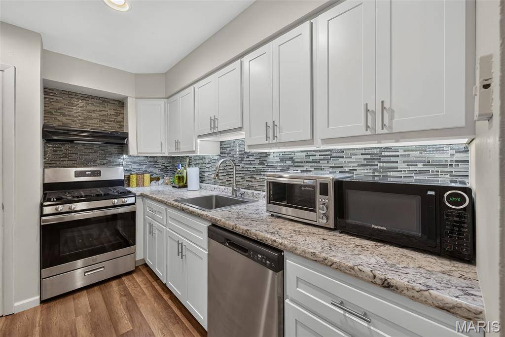 106 Shadalane WALK #F, Ballwin, MO 63011