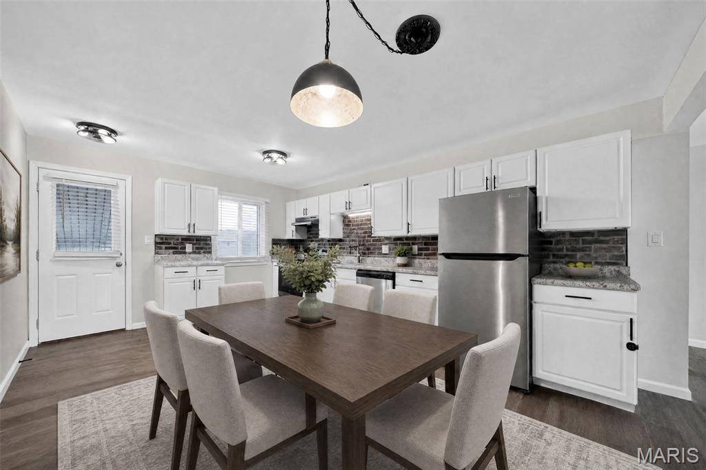 1823 Gascony Parc DR #1823, Lake St Louis, MO 63367