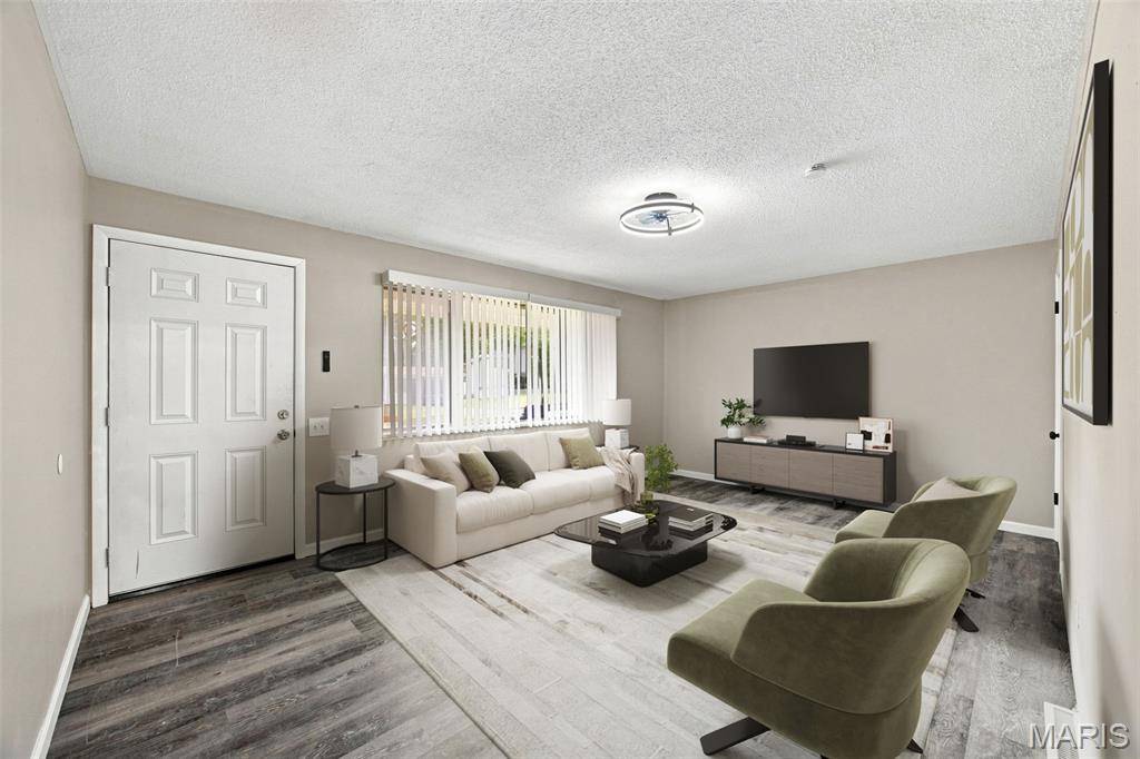 10316 Chesley DR, St Louis, MO 63136