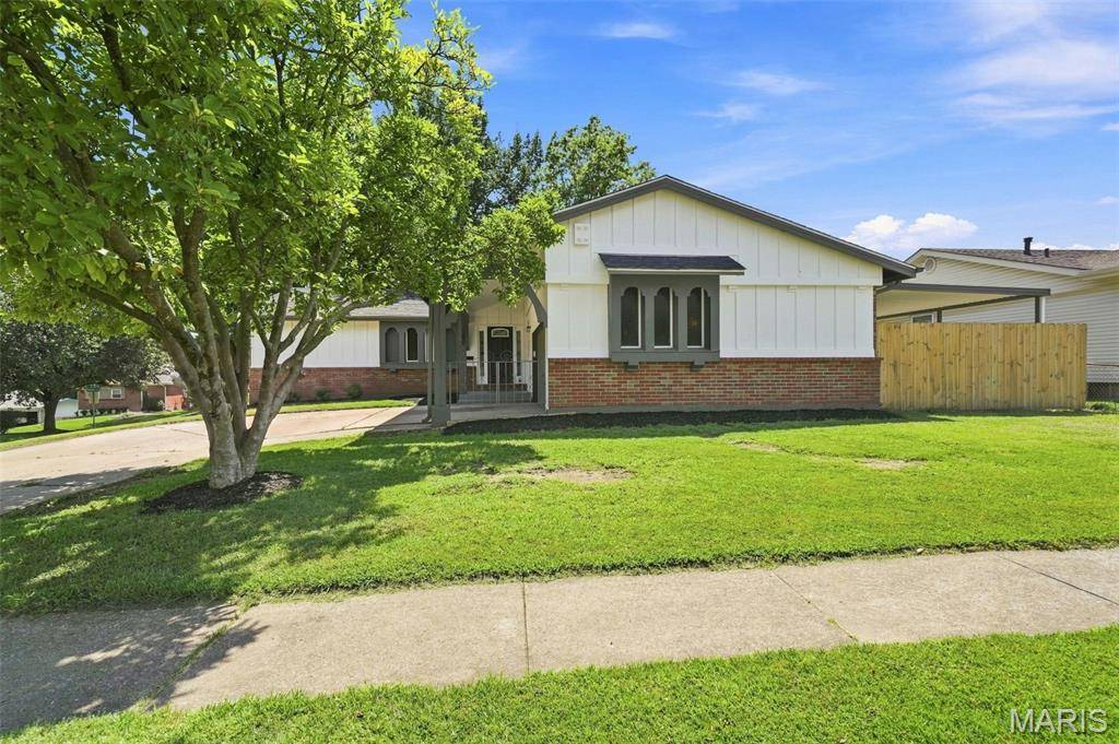 4980 Lockwig TRL, Florissant, MO 63033