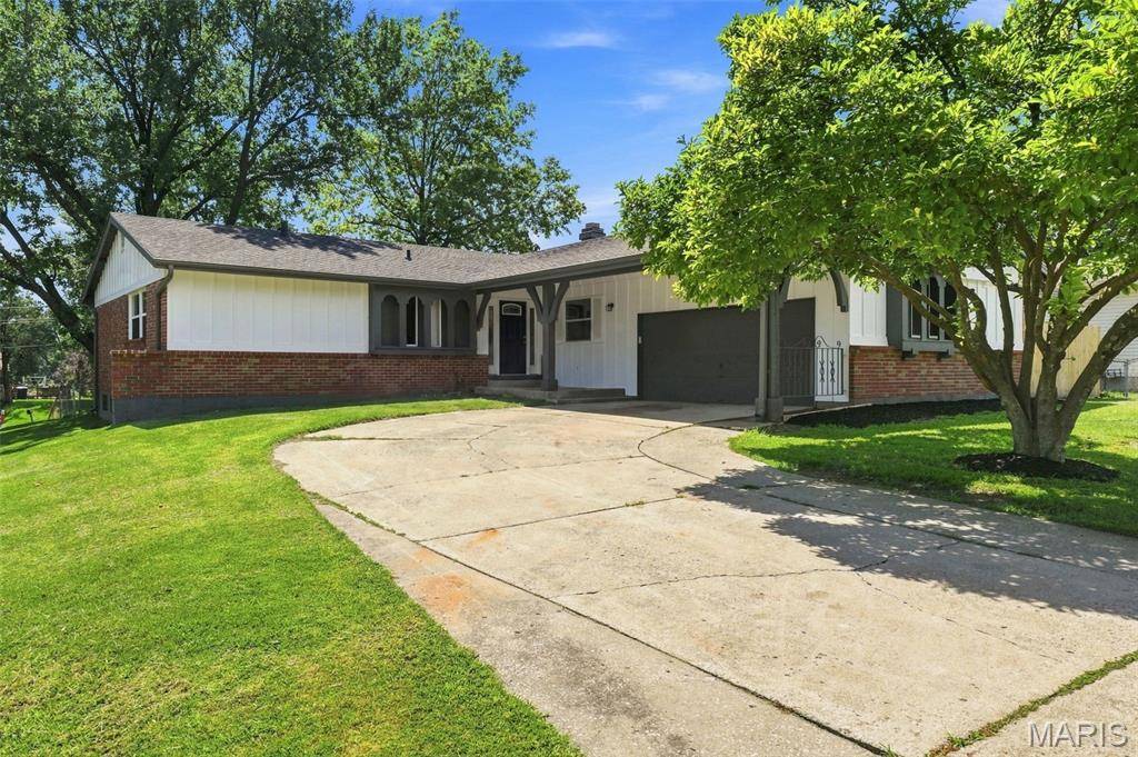 4980 Lockwig TRL, Florissant, MO 63033