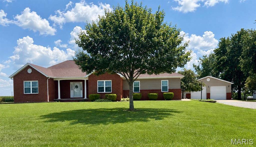 10050 Grodeon RD, Mascoutah, IL 62258