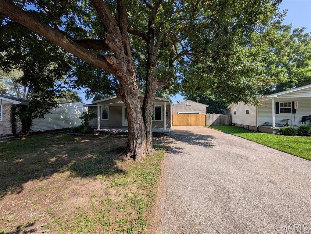 2313 Miracle AVE, Granite City, IL 62040