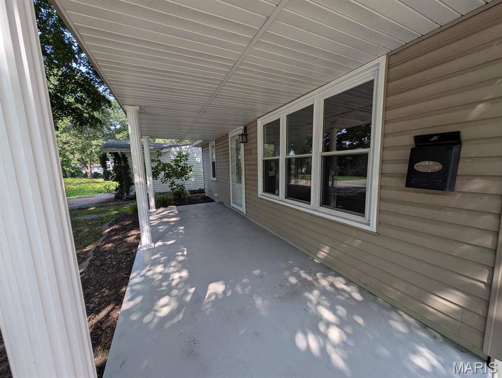2313 Miracle AVE, Granite City, IL 62040