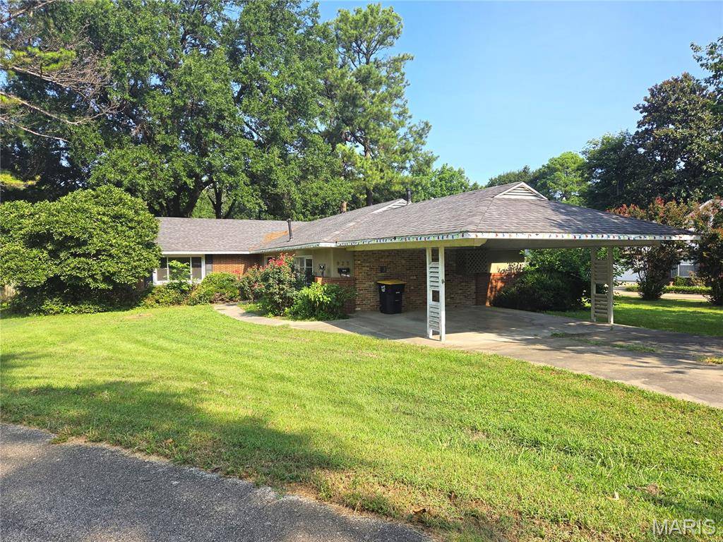 925 Brown LN, Kennett, MO 63857
