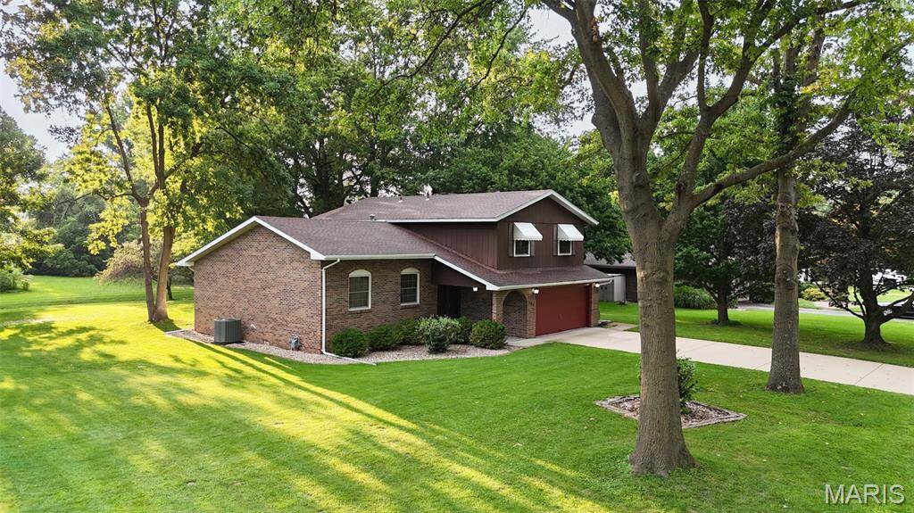 309 Bill Lou DR, Collinsville, IL 62234