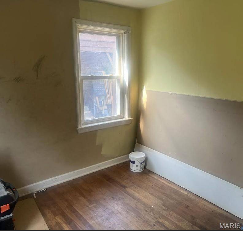 604 East AVE, St Louis, MO 63135