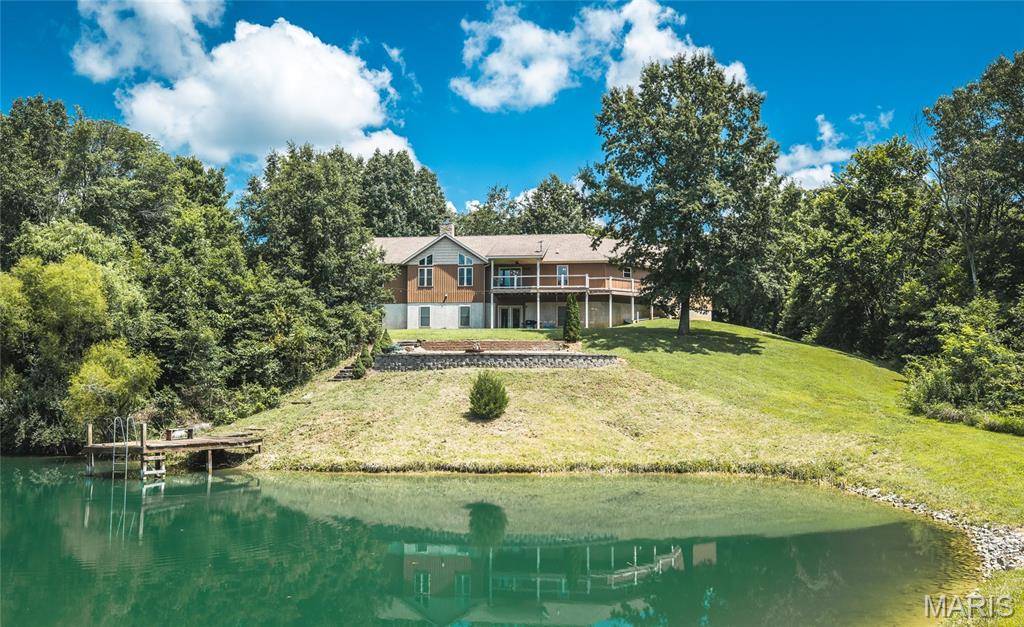 33701 Crystal Lake RD, Brighton, IL 62012