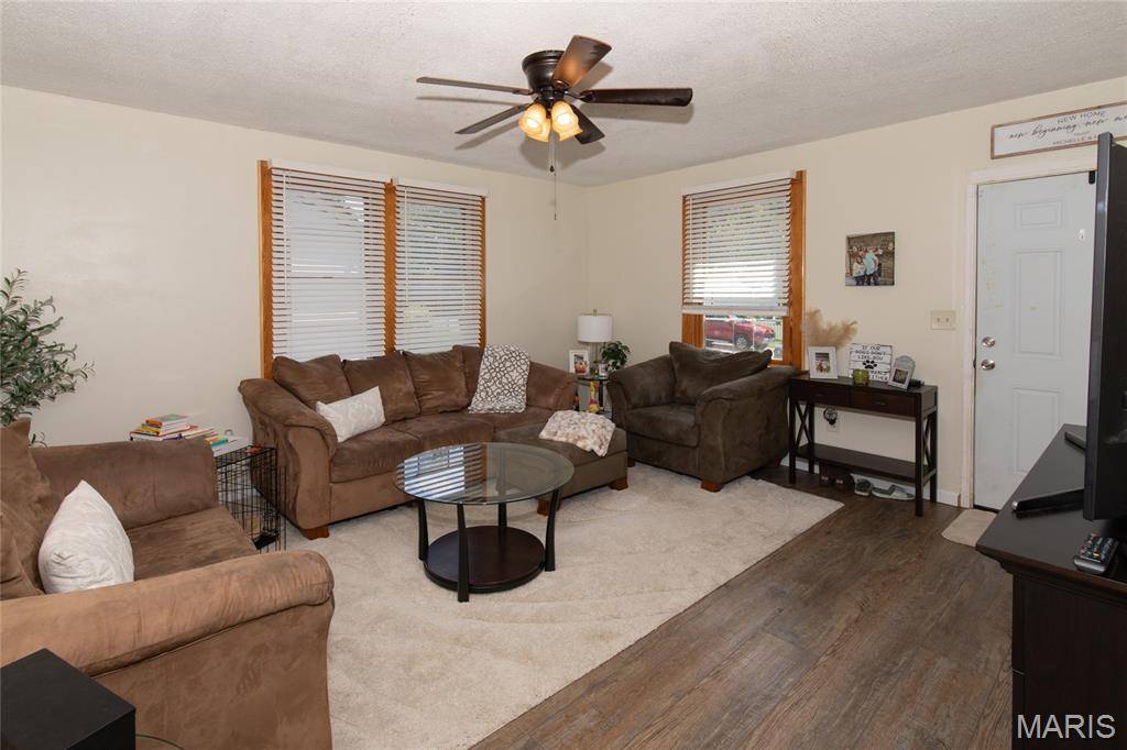 20 Janet DR, Belleville, IL 62226