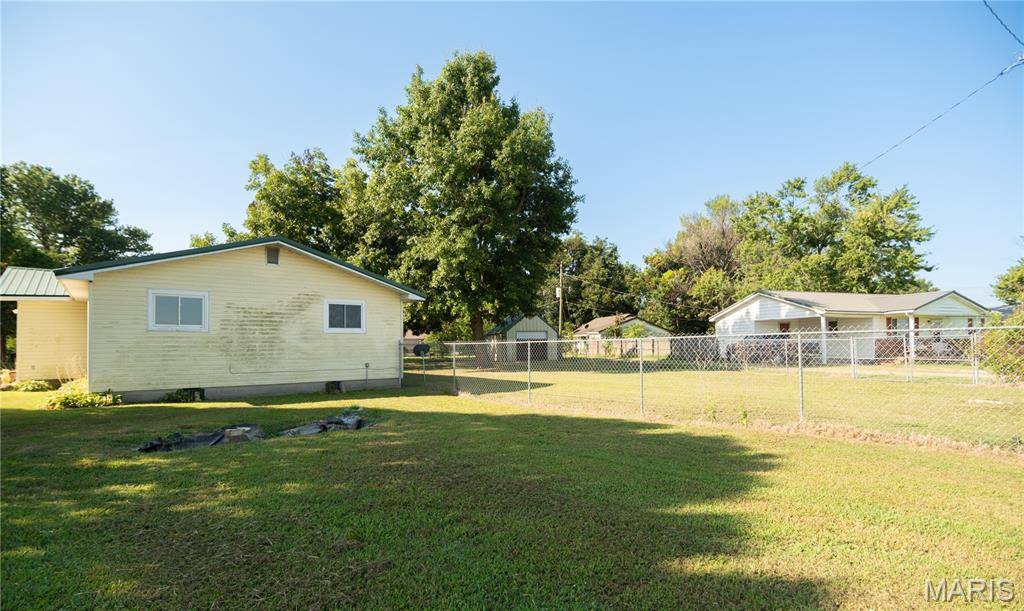 405 N Walker AVE, Gideon, MO 63848