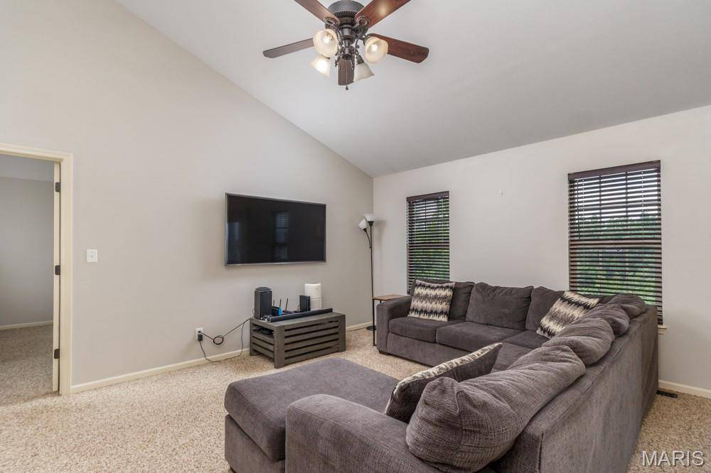 23645 Restore RD, Waynesville, MO 65583